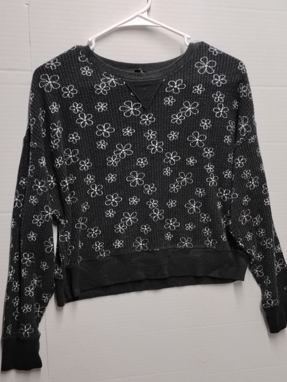 art class Charcoal Black Waffle-Knit Floral Crewneck Sweatshirt L 10/12